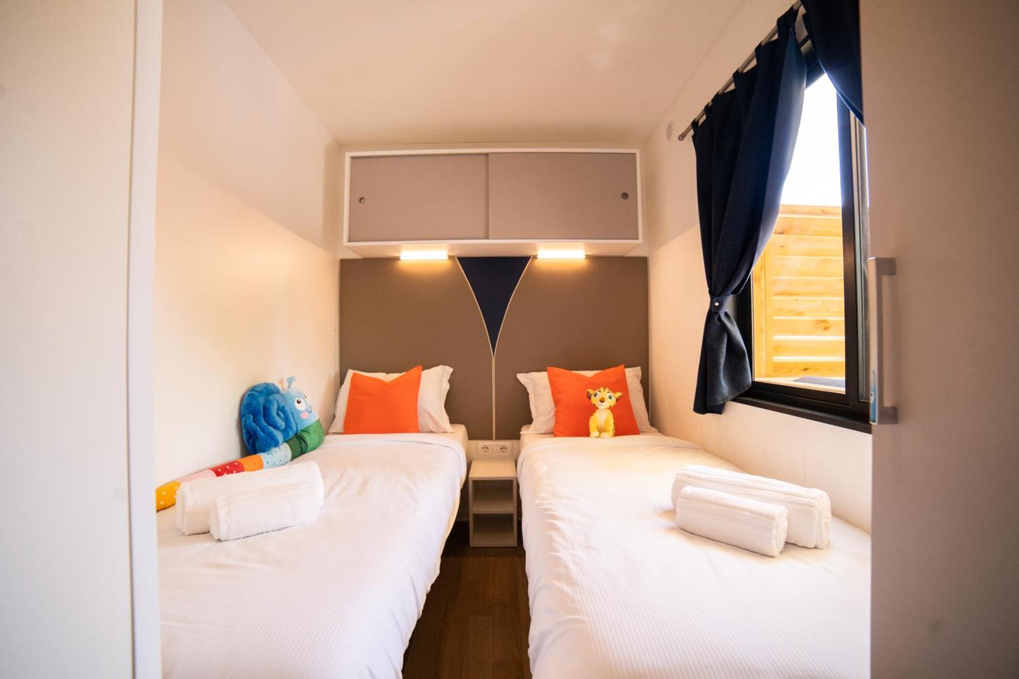Estivo Premium Deluxe Mobile Homes On Camping Del Sole Village イゼーオ エクステリア 写真