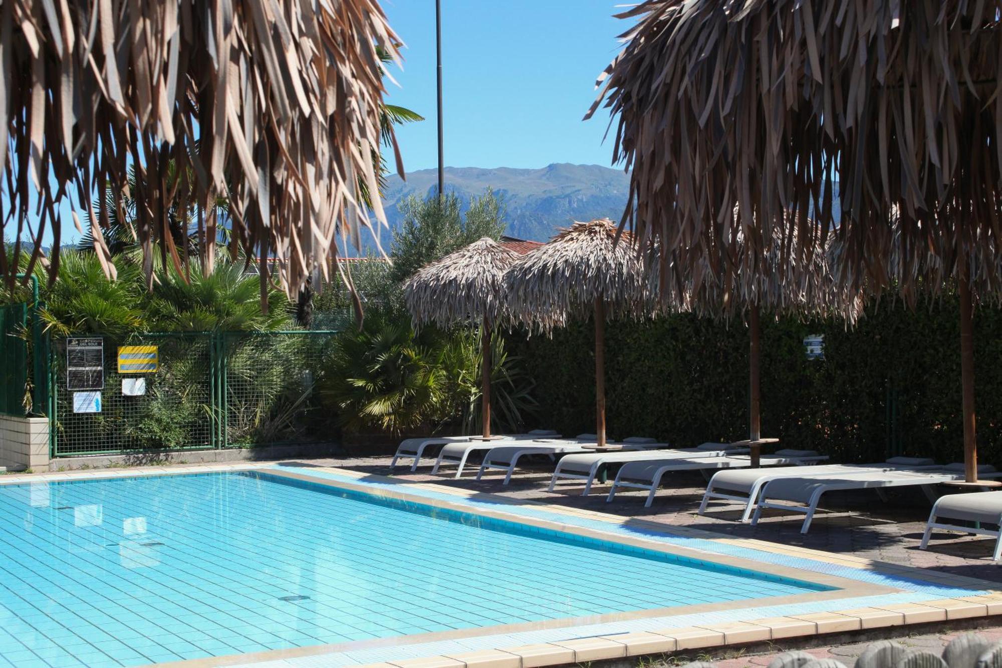 Estivo Premium Deluxe Mobile Homes On Camping Del Sole Village イゼーオ エクステリア 写真