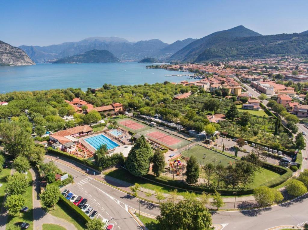 Estivo Premium Deluxe Mobile Homes On Camping Del Sole Village イゼーオ エクステリア 写真